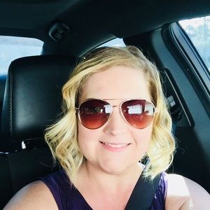 Meet your Posher, Kara